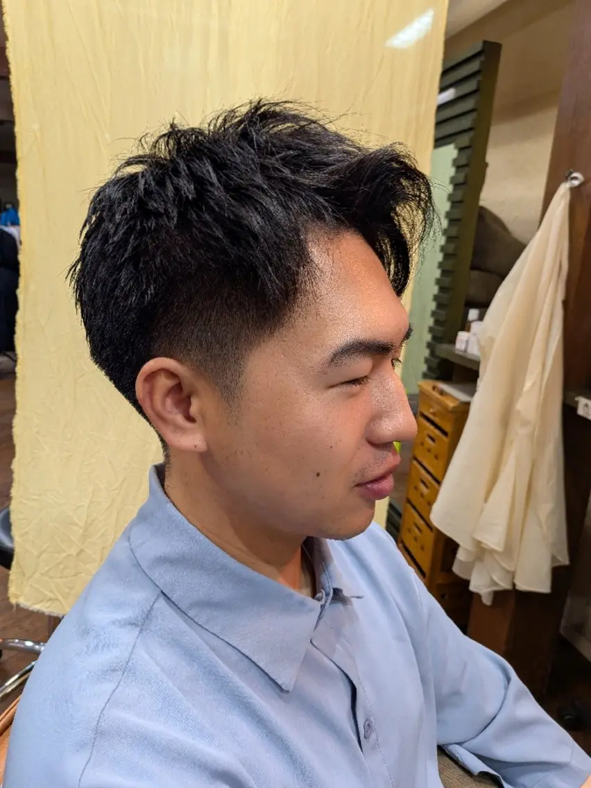 ショート メンズ アップバング 刈り上げ カット 本田 圭輔のヘアスタイル