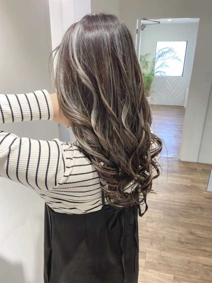 ロング カラー ハイライト⭐️上野 高広のヘアスタイル