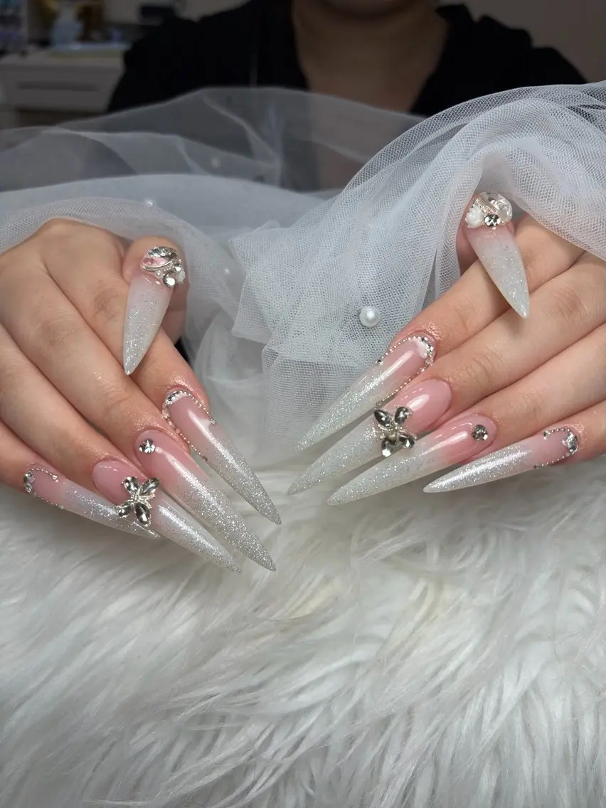 ネイル アートネイル 長さ出し ジェルネイル 韓国ネイル マグネットネイル ハンドネイル Cloudy Chan Nailのネイルデザイン