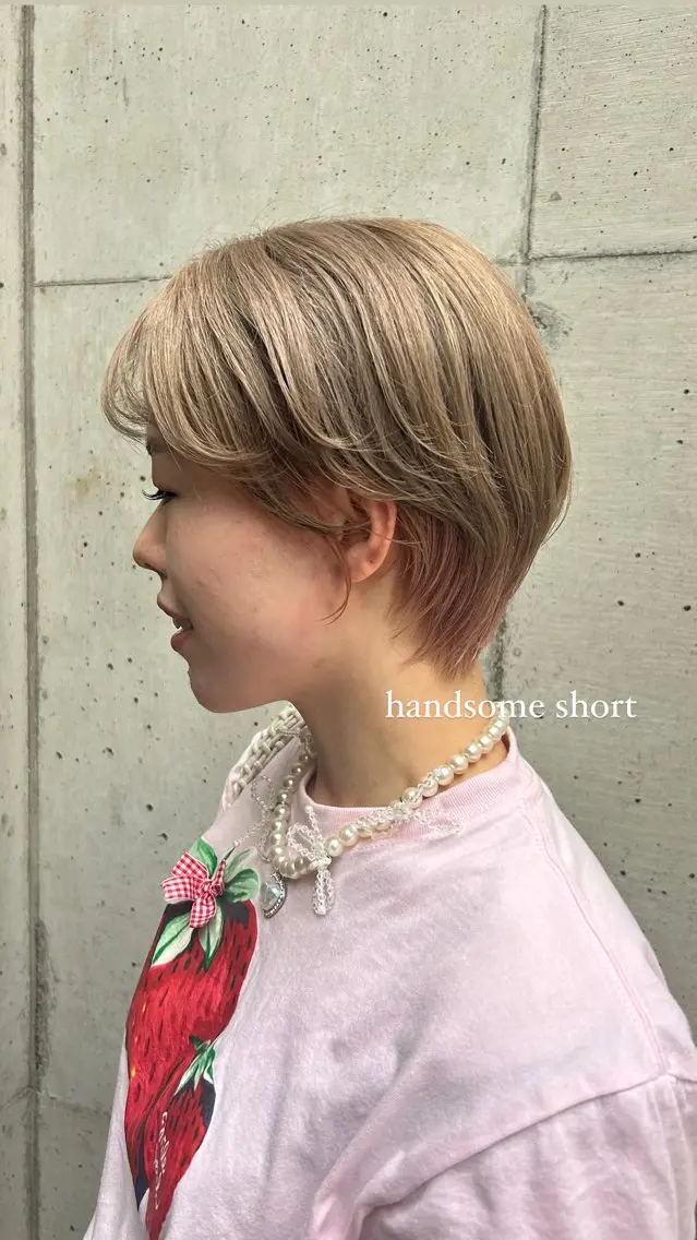 ショート ミウラナツサ /レイヤーカットのヘアスタイル