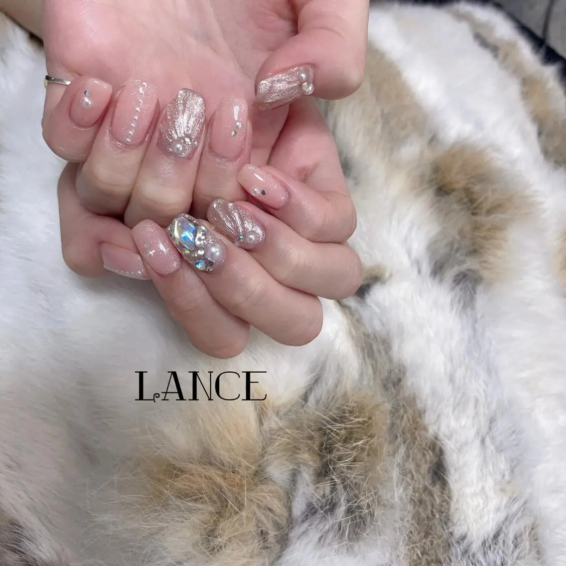 ミディアム ネイル オーロラネイル フットネイル フレンチネイル ミラーネイル ニュアンスネイル Lance nailのネイルデザイン