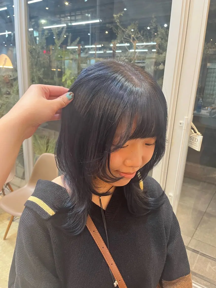カラー ブルーカラー 相田 佳乃のヘアスタイル