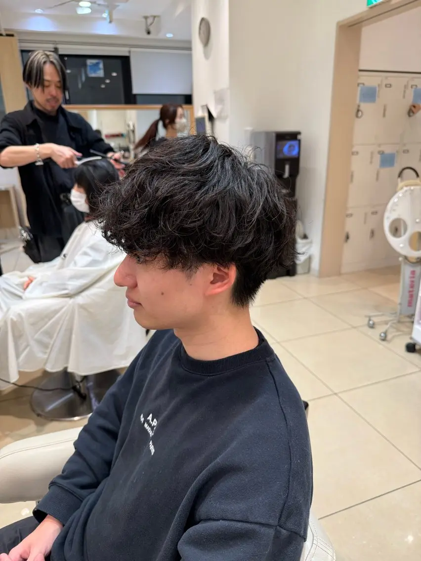 ショート パーマ メンズ カット パーマ トリートメント メンズ特化型美容師 栗山勇人のヘアスタイル