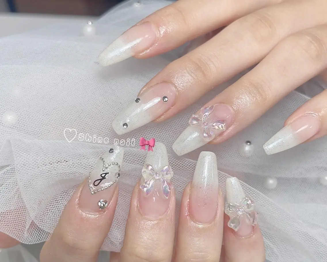 ネイル サイナネイル🎀 長さ出し専門店のネイルデザイン