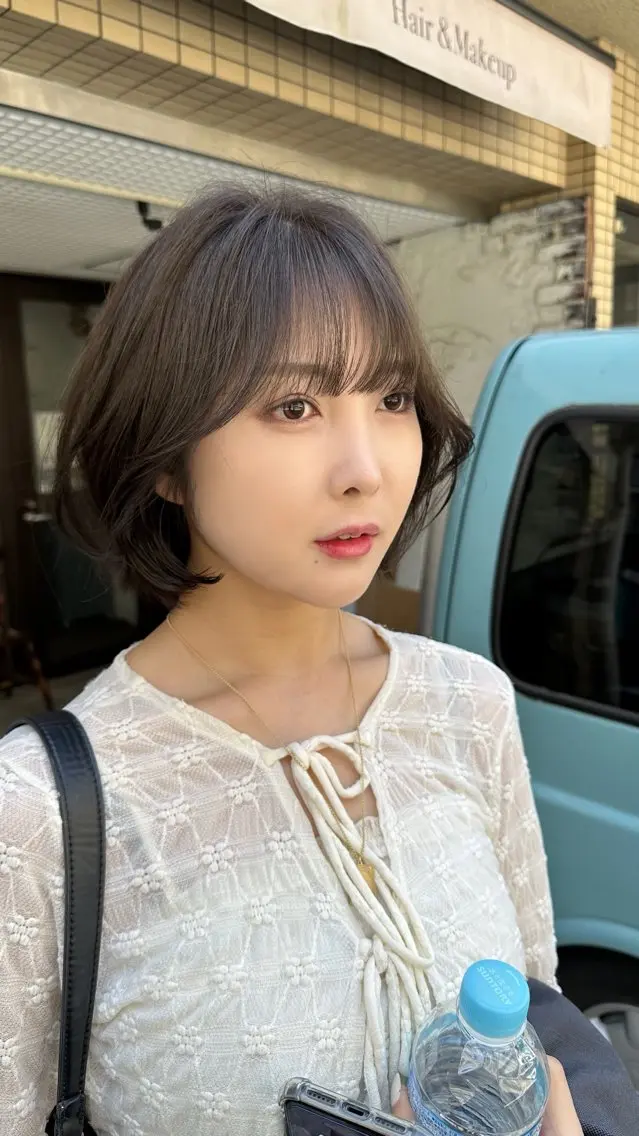 ショート カラー グレージュ ボブ くびれヘア 顔まわりレイヤー 顔周りカット カット ヘアカラー トリートメント 韓国レイヤー柔らかい 地毛風縮毛矯正／マツのヘアスタイル