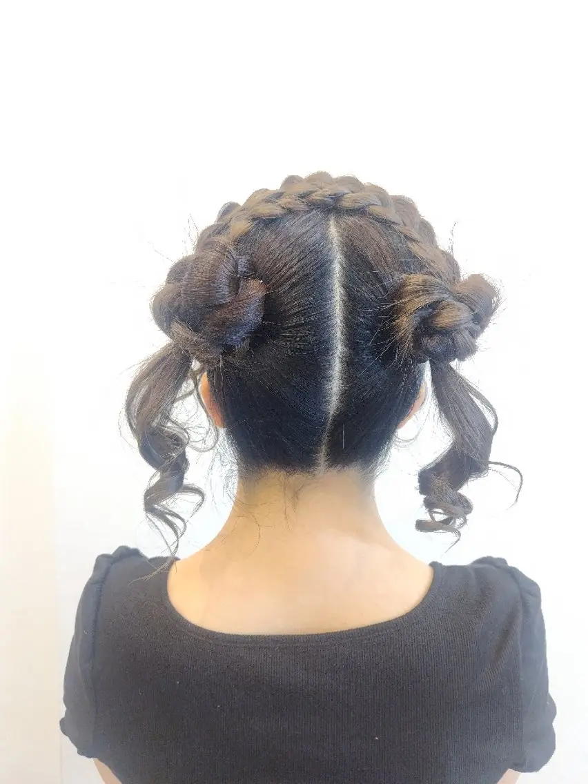 セミロング お団子ヘア 韓国風ヘア 澤田 あきのヘアスタイル