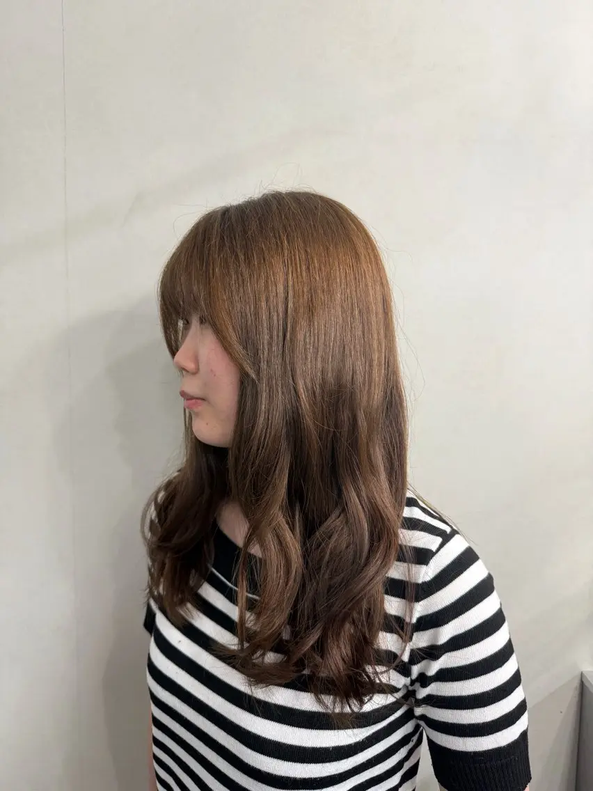 セミロング トリートメント 秋山 七海のヘアスタイル