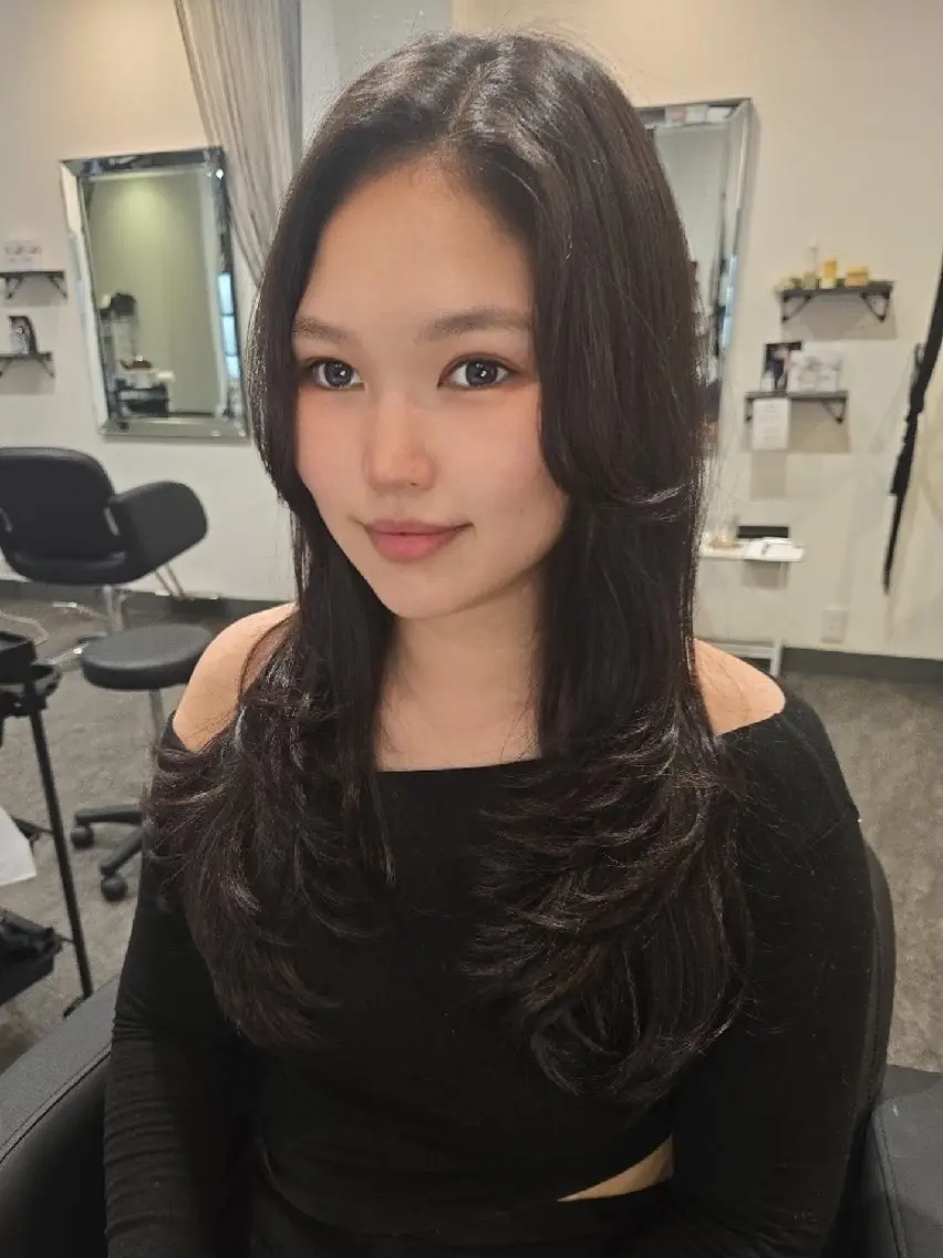 ロング 韓国風ヘア レイヤーカット カット LEE HANAのヘアスタイル