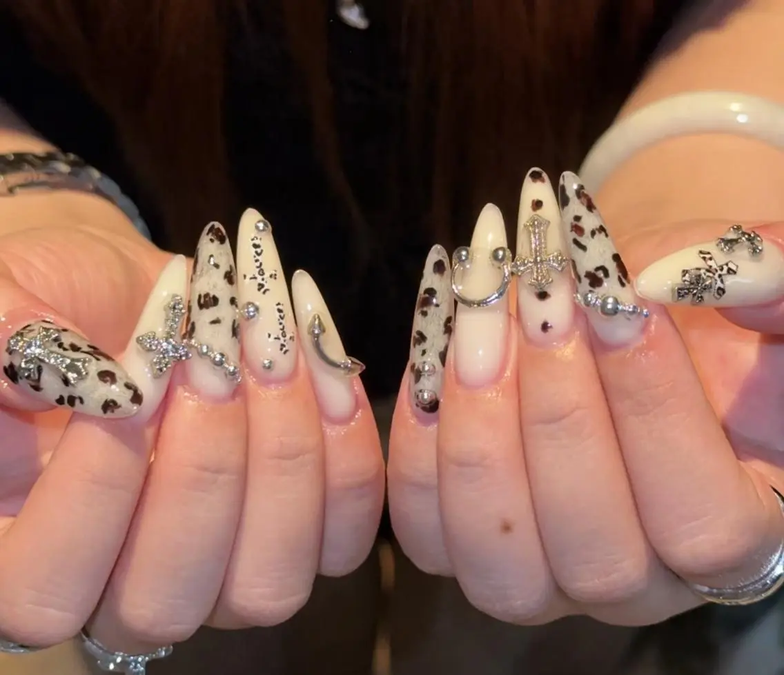 ネイル ハンドネイル 🎀 Ayaka_nailのネイルデザイン