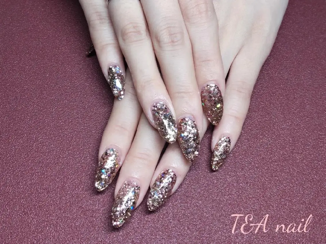セミロング ネイル 長さ出し ジェルネイル ラメ(グリッター) ニュアンスネイル ワンカラーネイル T&A nailのネイルデザイン