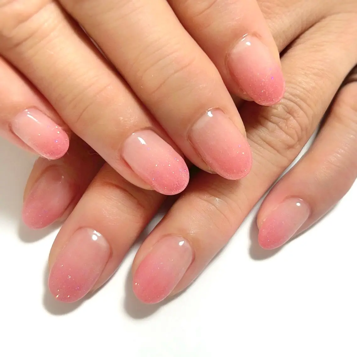 ネイル 桜ネイル ジェルネイル グラデーション ラメ(グリッター) シンプルネイル ハンドネイル なが さきのネイルデザイン