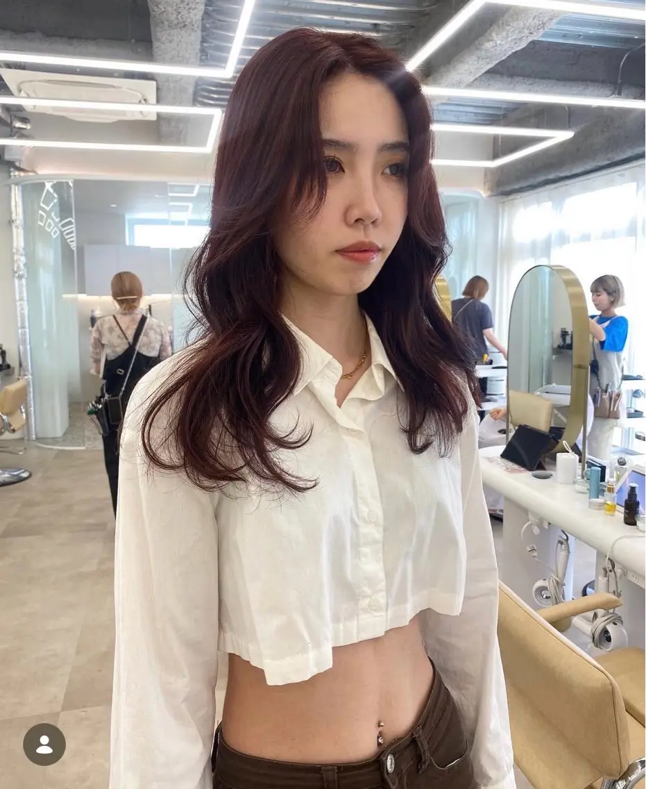 ロング カラー ブリーチ ブリーチなしカラー レッドカラー ヘアカラー 暖色カラー hinaka.のヘアスタイル