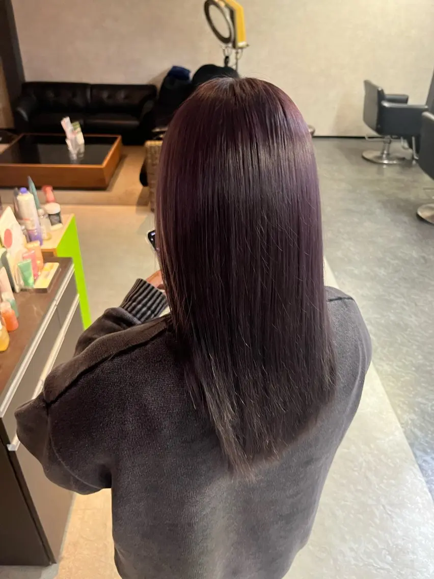 セミロング パープルカラー 喜多 佐和のヘアスタイル