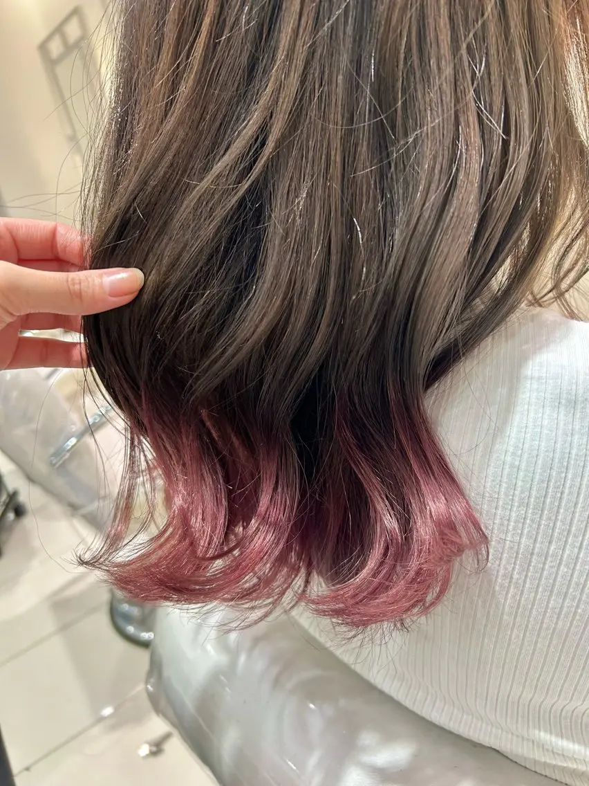 セミロング カラー カット ヘアカラー オオタ ユイナ🌈のヘアスタイル
