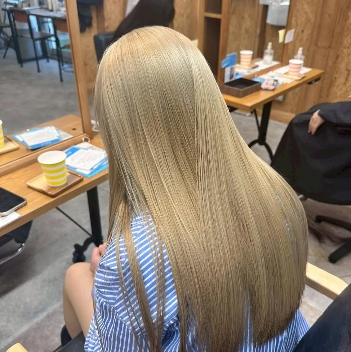 ロング ダブルカラーモデ ル募集中/もえのヘアスタイル