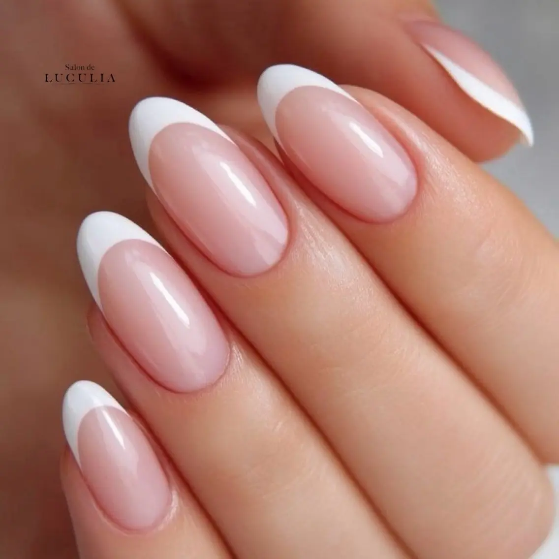 ハンド💅フレンチネイル💙【ハンド】【オフ有り】【ジェル】【フレンチ】の写真