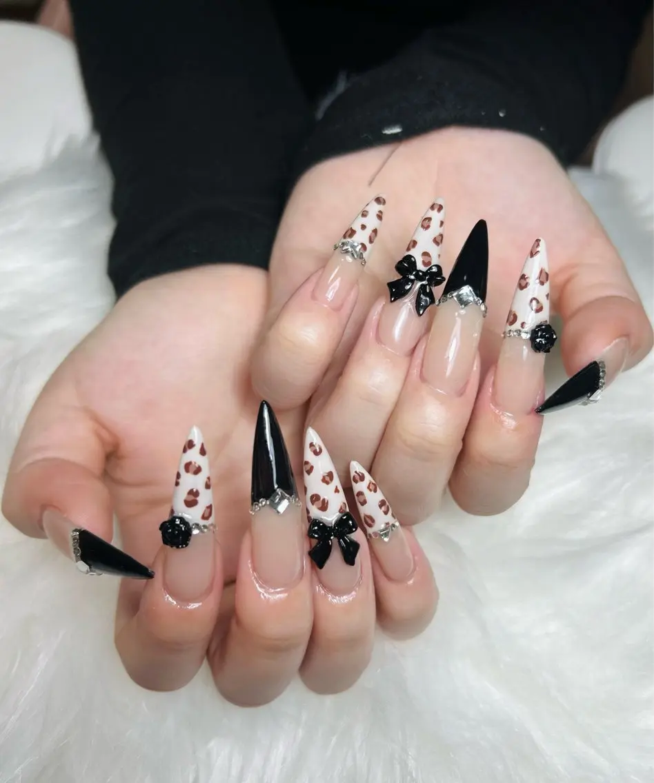 ネイル アートネイル オーロラネイル チークネイル 長さ出し フットネイル Chan nailsのネイルデザイン