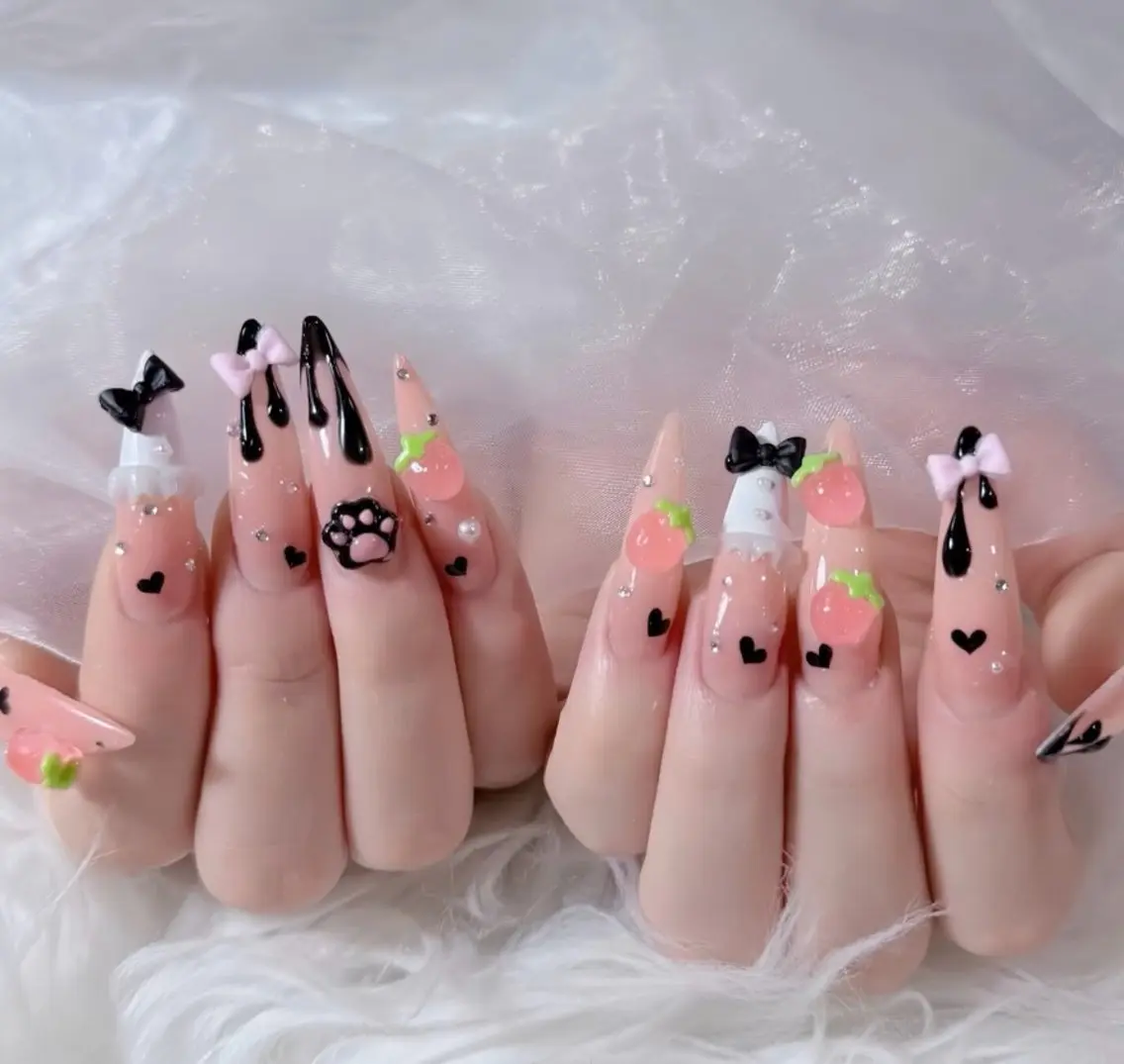 ネイル アートネイル ボルドー フレンチネイル ジェルネイル 氷ネイル・うるうるネイル ハンドネイル Julie NailSalonのネイルデザイン