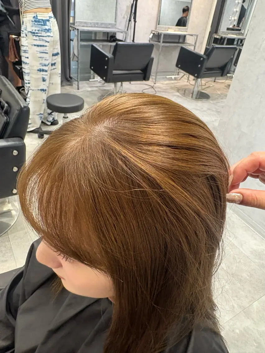 カラー ブリーチ ダブルカラー ブリーチなしカラー ヘアカラー 柔ベージュ、上品 ／ボブ　ユミのヘアスタイル