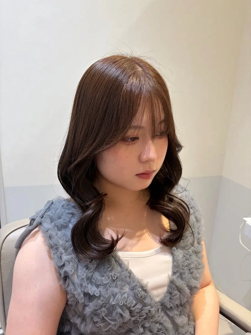 セミロング カラー ベージュカラー ブラウンカラー くびれヘア 韓国風ヘア カット ヘアカラー トリートメント 韓国ヘア•艶カラー 飛鳥　薫のヘアスタイル