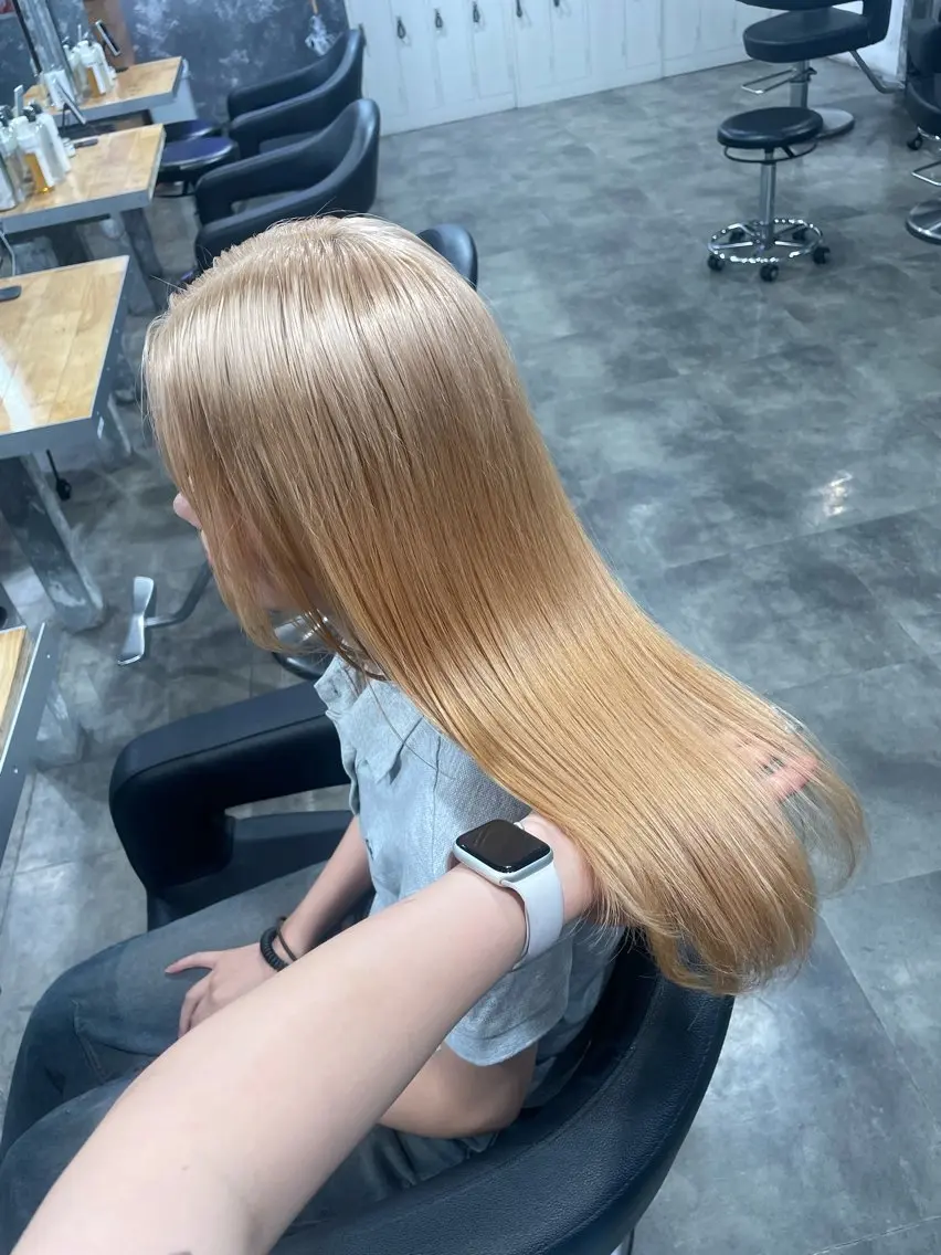 ロング カラー ヘアカラー ハイトーン 横浜💞ミオのヘアスタイル