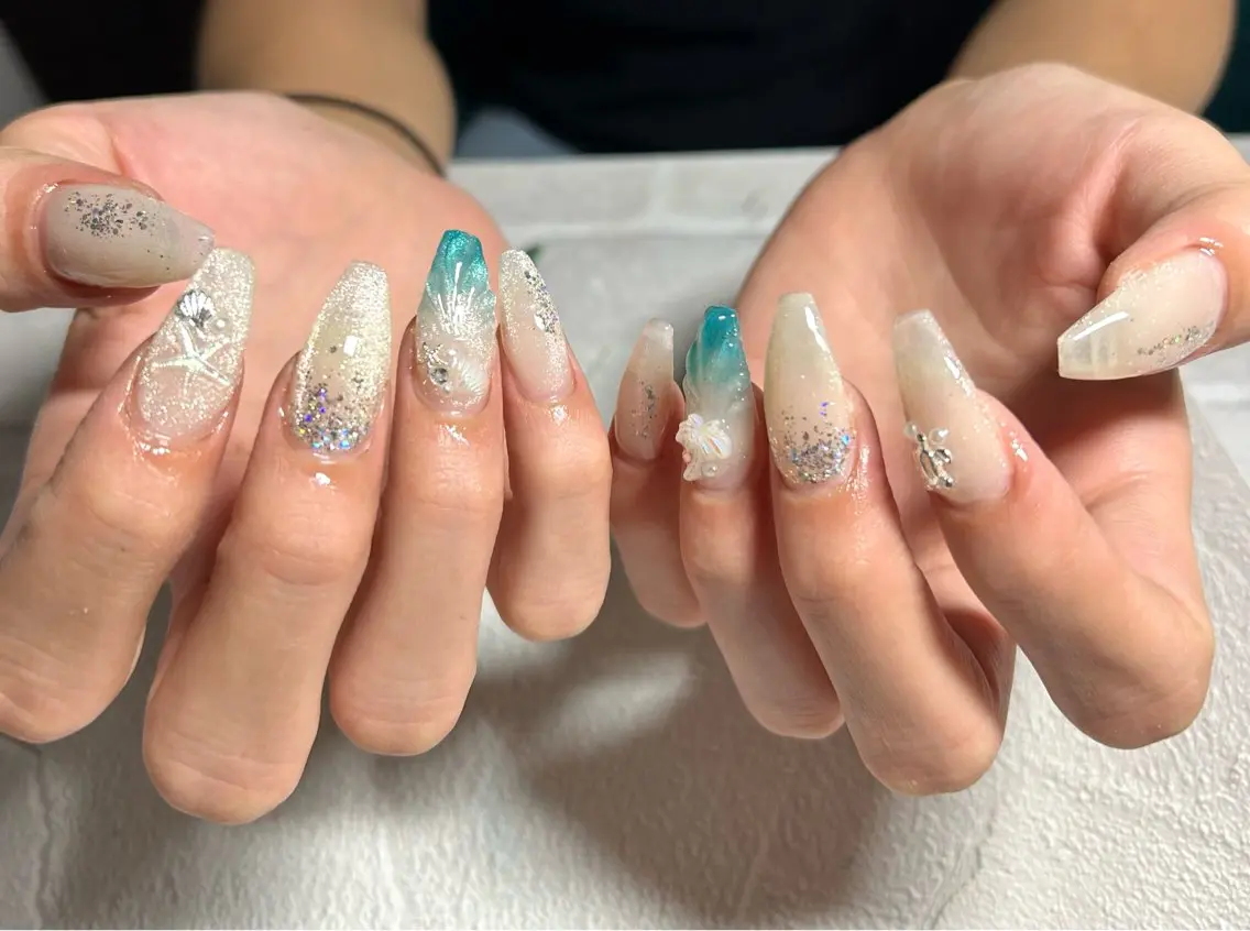 ミディアム ハンドネイル 2DY NAIL SALONのネイルデザイン