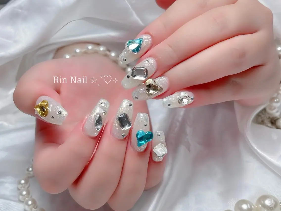 ネイル オーロラネイル チークネイル 桜ネイル クリアネイル ドット ハンドネイル Rin Nail 新大久保店のネイルデザイン
