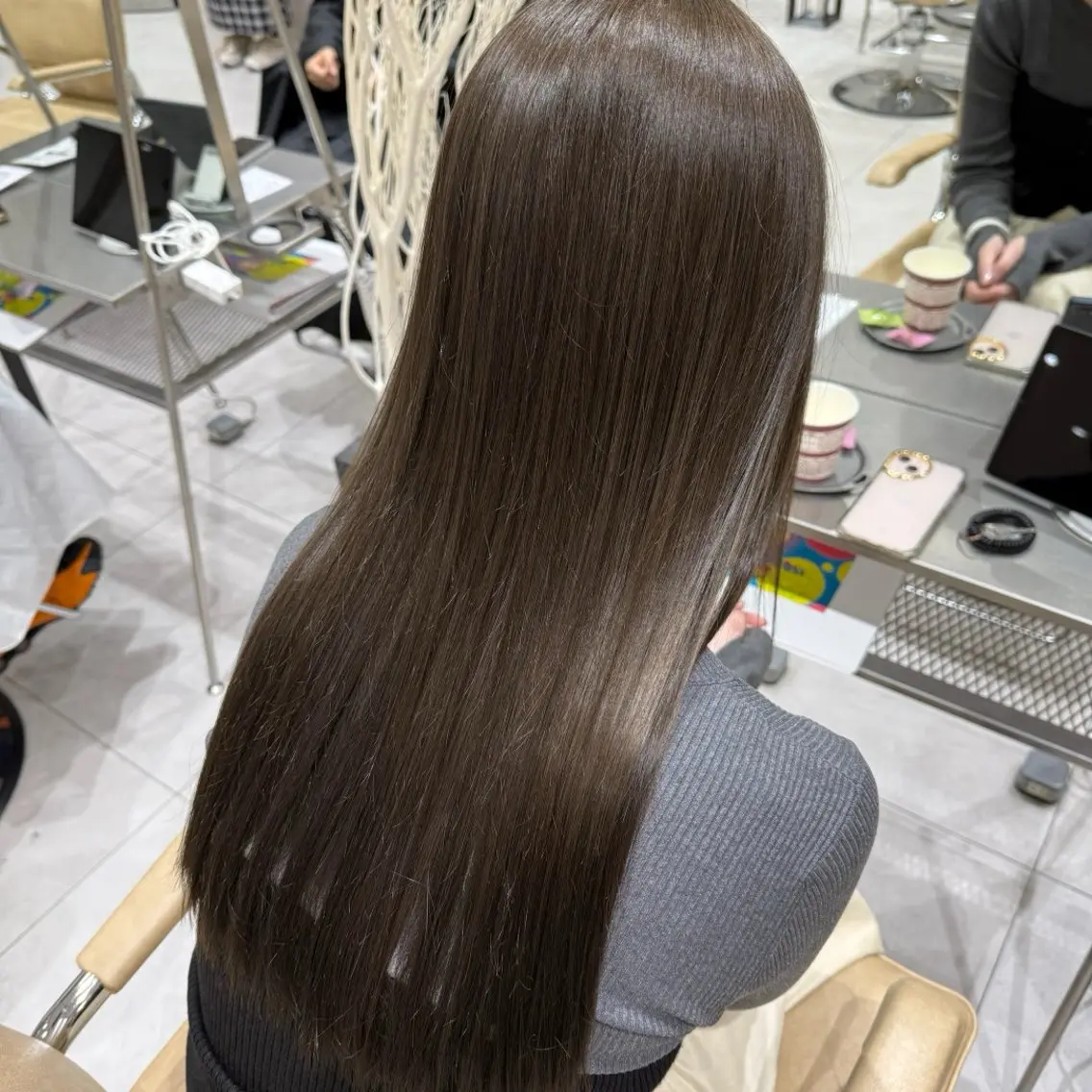ロング カラー ベージュカラー ブリーチ ダブルカラー ミント ミントベージュ ヘアカラー トリートメント 韓国レイヤー｜ ハイトーン｜ココナのヘアスタイル