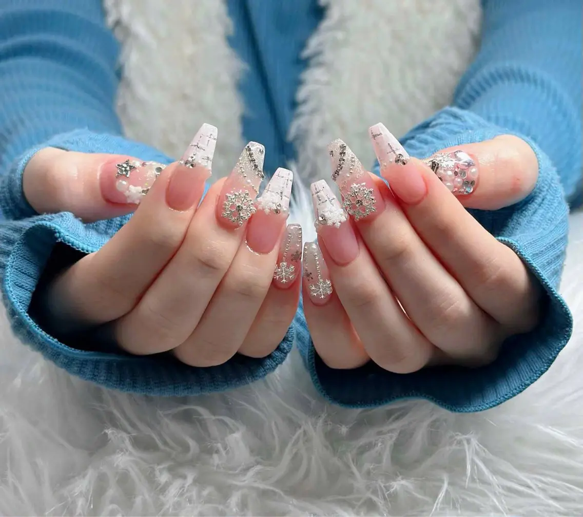 ネイル オーロラネイル フレンチネイル ジェルネイル ハロウィン 韓国ネイル ハンドネイル H.baby Nail Salonのネイルデザイン
