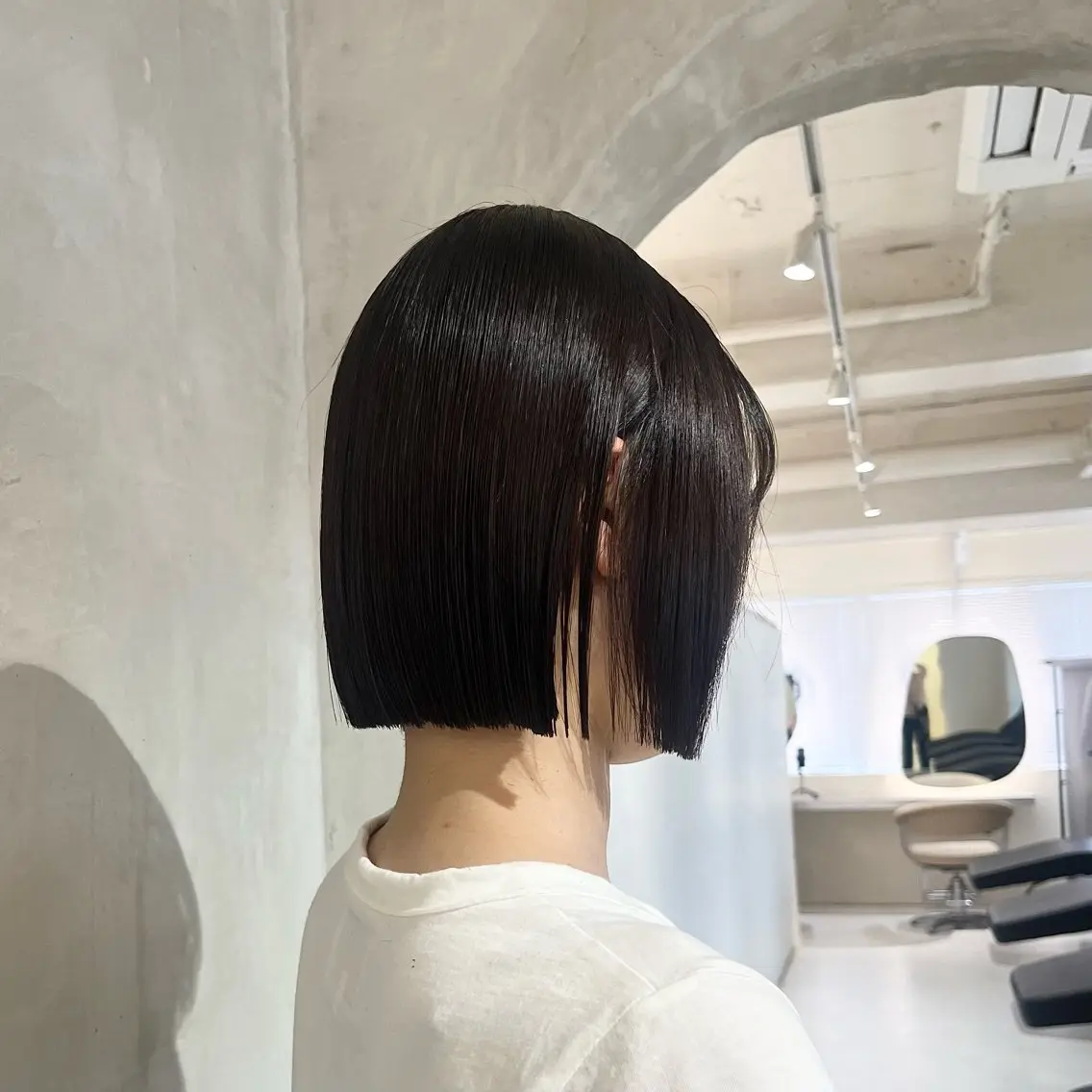 ミディアム 切りっぱなしボブ ボブ カット ヘアカラー トリートメント 切りっぱなしボブ/ 艶カラー/綾莉のヘアスタイル