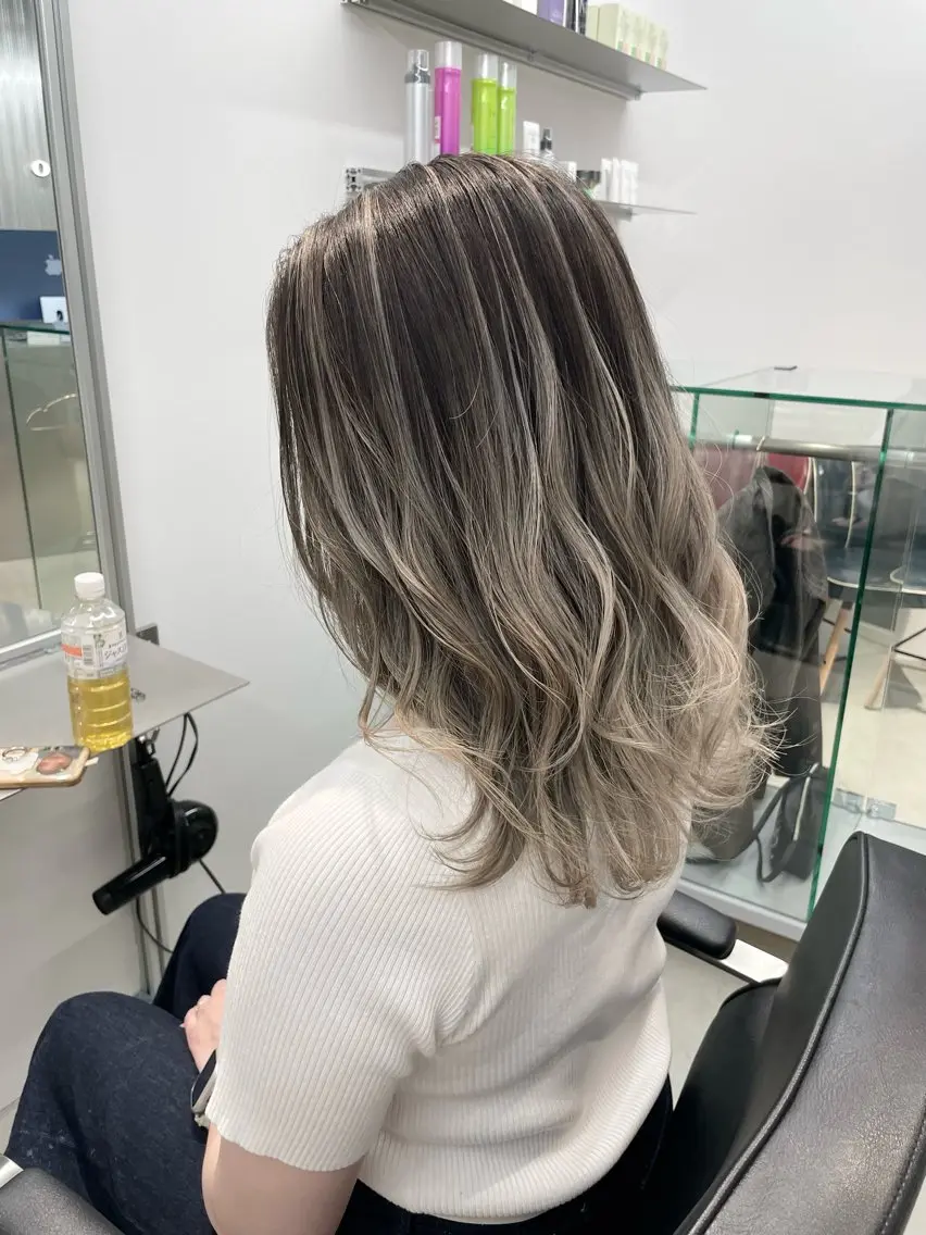 カラー ヘアカラー ハイトーン✨ブリーチ ✨高田めぐみのヘアスタイル