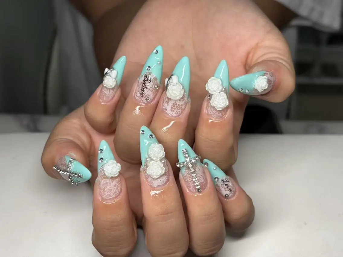 ネイル Chiara 長さ出し/フィルインのネイルデザイン