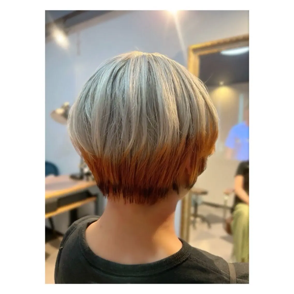 ショート カラー ブリーチ オレンジ シルバー カット ヘアカラー トリートメント 中野 誠子のヘアスタイル