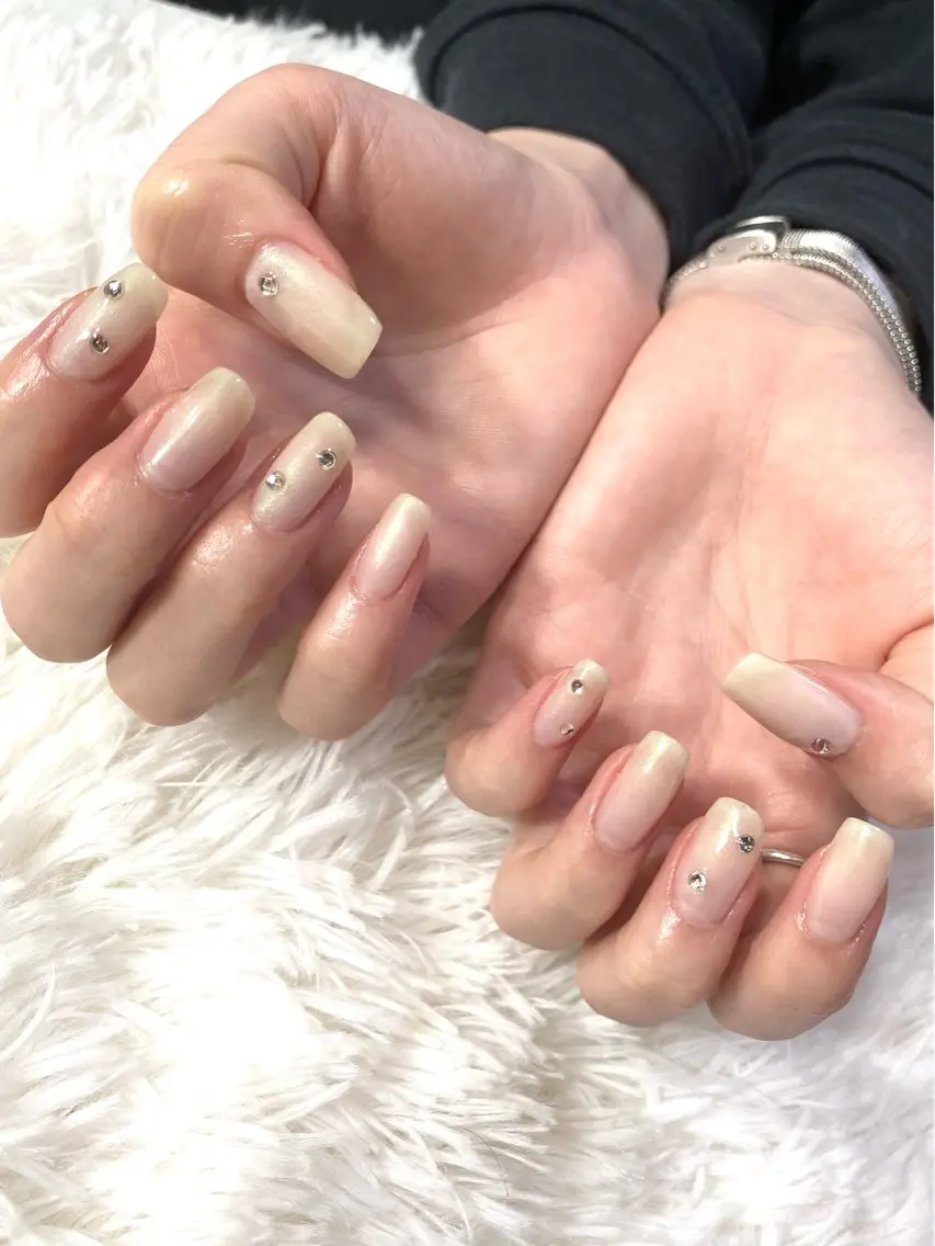 ネイル オフィスネイル シンプルネイル ホワイト LUANA n'sのネイルデザイン