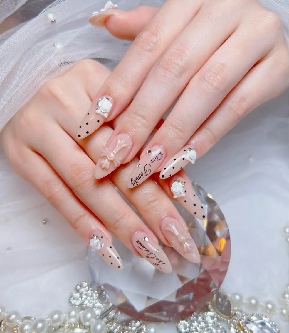 ネイル アートネイル オーロラネイル チークネイル 長さ出し フットネイル Miya _nailのネイルデザイン