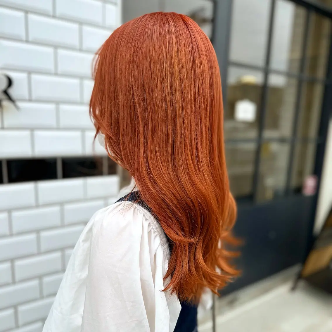 ロング カラー ブリーチ 丸尾 沙弥香のヘアスタイル
