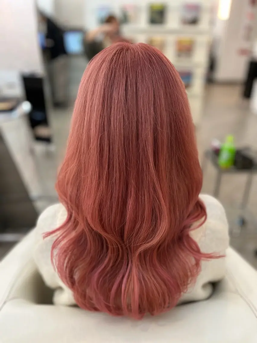 カラー フルカワ リナのヘアスタイル