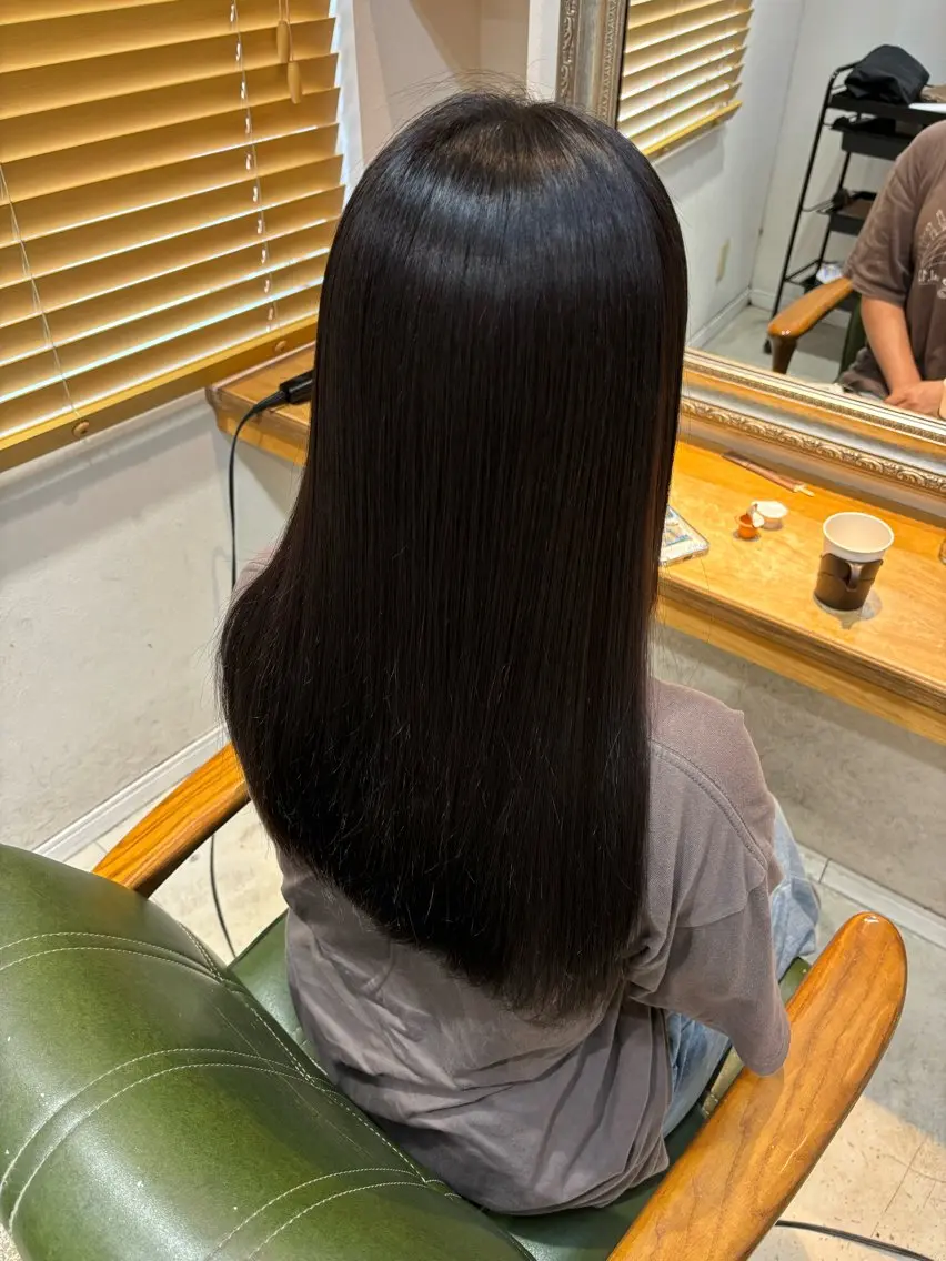 ロング カット 縮毛矯正 トリートメント 髪質改善韓国風 レイヤーカット内田のヘアスタイル