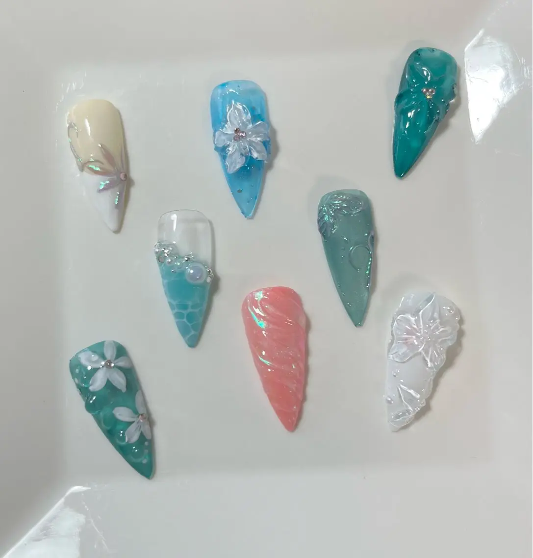 ネイル ﾟ+ ｡:+MIKI 新宿ネイル 🪷🫧のネイルデザイン