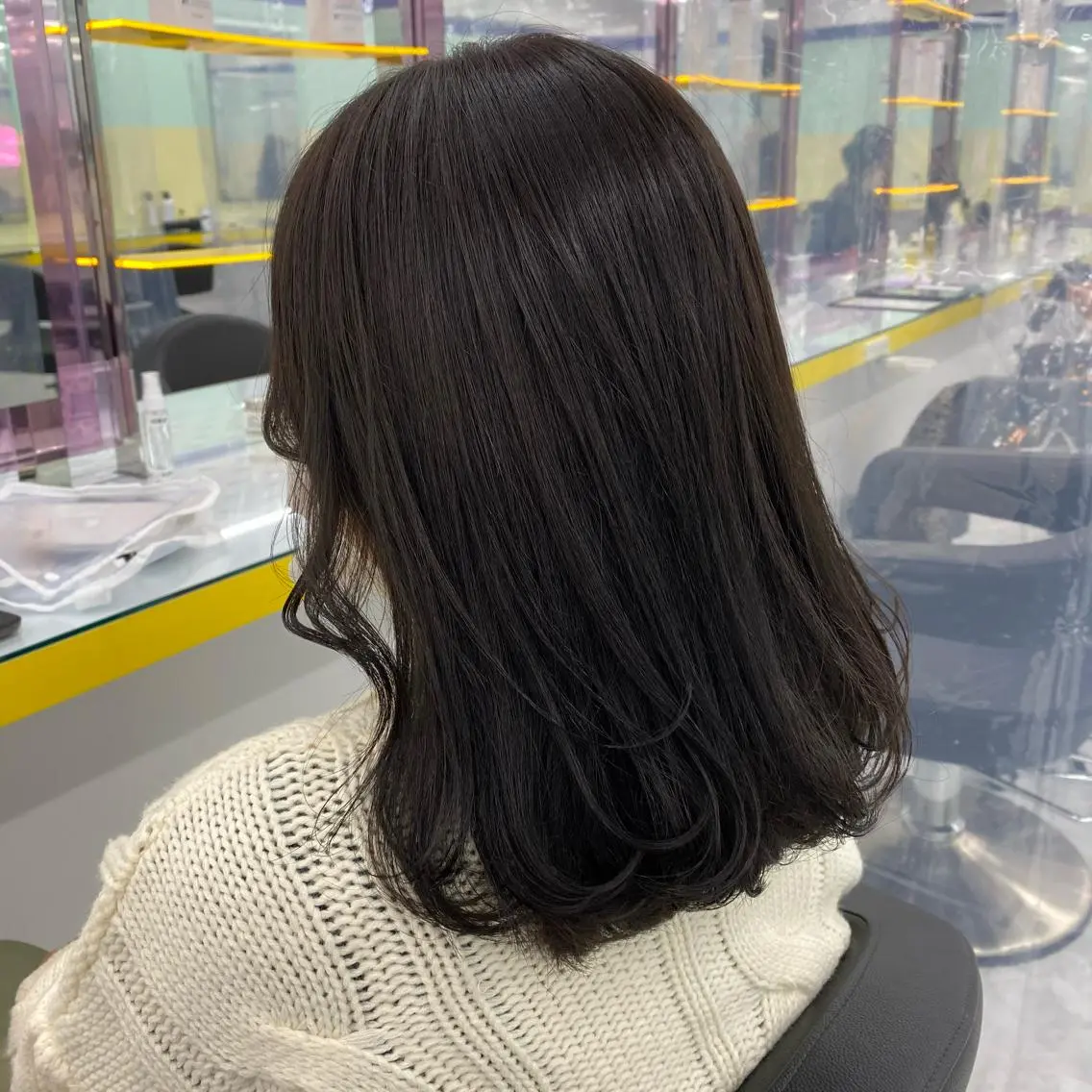 セミロング カラー ヘアアレンジ ヘアカラー トリートメント mai🍑暖色カラー /レイヤー💖のヘアスタイル