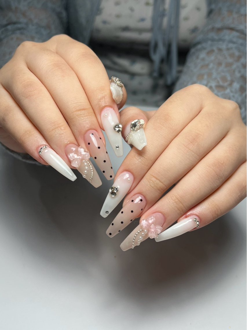 ロング 韓国風ヘア ロング クリスマス ハンドネイル Miyabie' Nail Salonのネイルデザイン