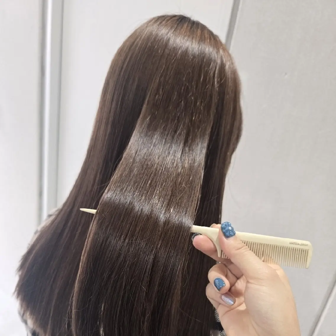 カラー ヘアカラー トリートメント 艶髪縮毛矯正×透明感 カラー◎mikuのヘアスタイル