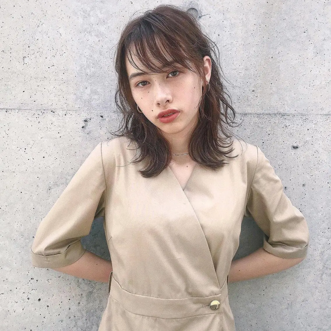 ミディアム カラー パーマ ヘアアレンジ ミディアムパーマ レイヤーカット 似合わせカット ウルフカット ウルフレイヤー カット トリートメント 松田 亮葉のヘアスタイル