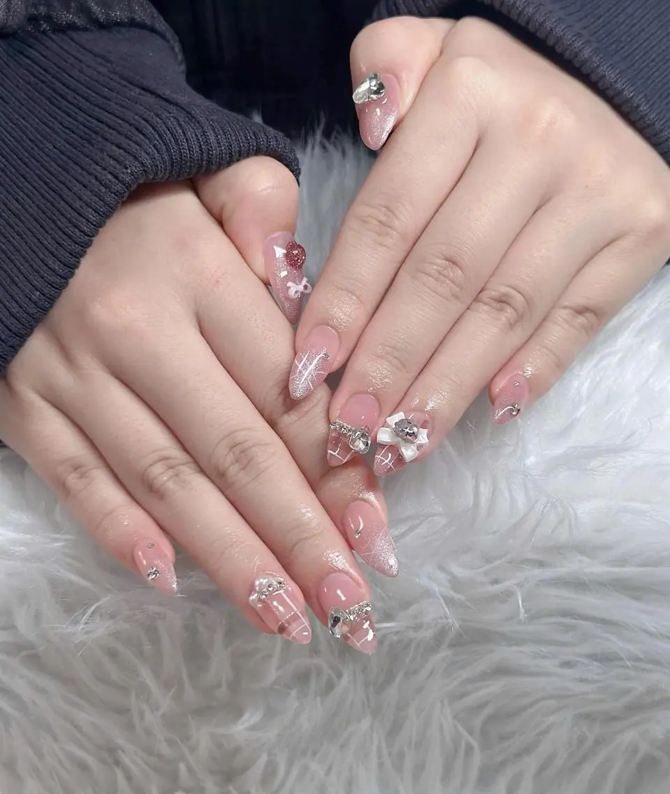 ネイル フレンチネイル ジェルネイル ガラスフレンチ ハロウィン ハート ハンドネイル H.baby Nail Salonのネイルデザイン