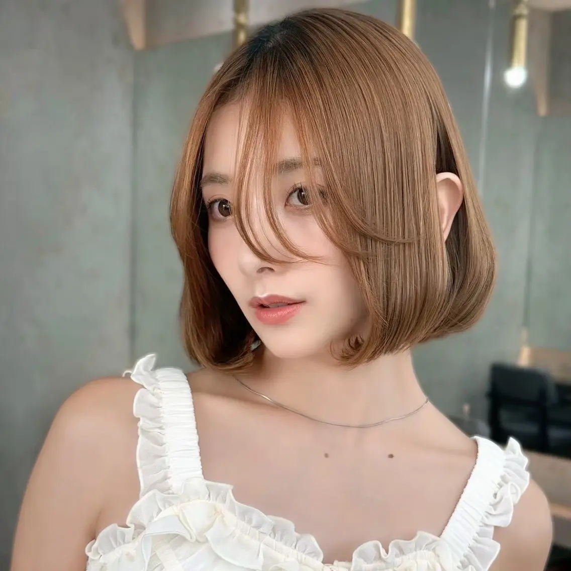 ショート 韓国センターパート /レイヤー/藍のヘアスタイル