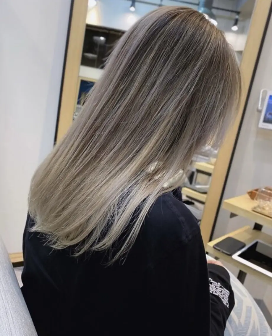 セミロング カラー 似合わせカット Rinka🌻のヘアスタイル
