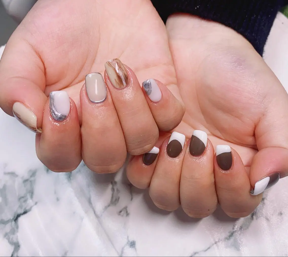 ロング カラー ネイル フレンチネイル ミラーネイル Q Free nailsのネイルデザイン