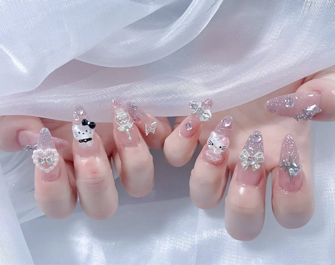 ネイル オーロラネイル クリアネイル フラッシュネイル ジェルネイル グラデーション ハンドネイル Amee Nail Salonのネイルデザイン