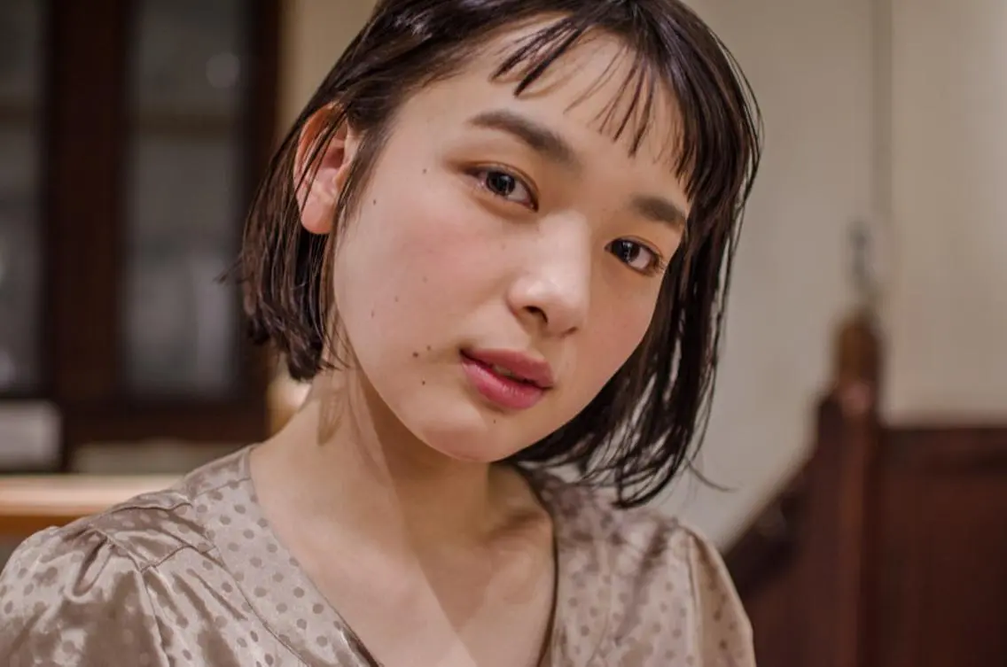 ショート カラー くるくるパーマ aikoのヘアスタイル