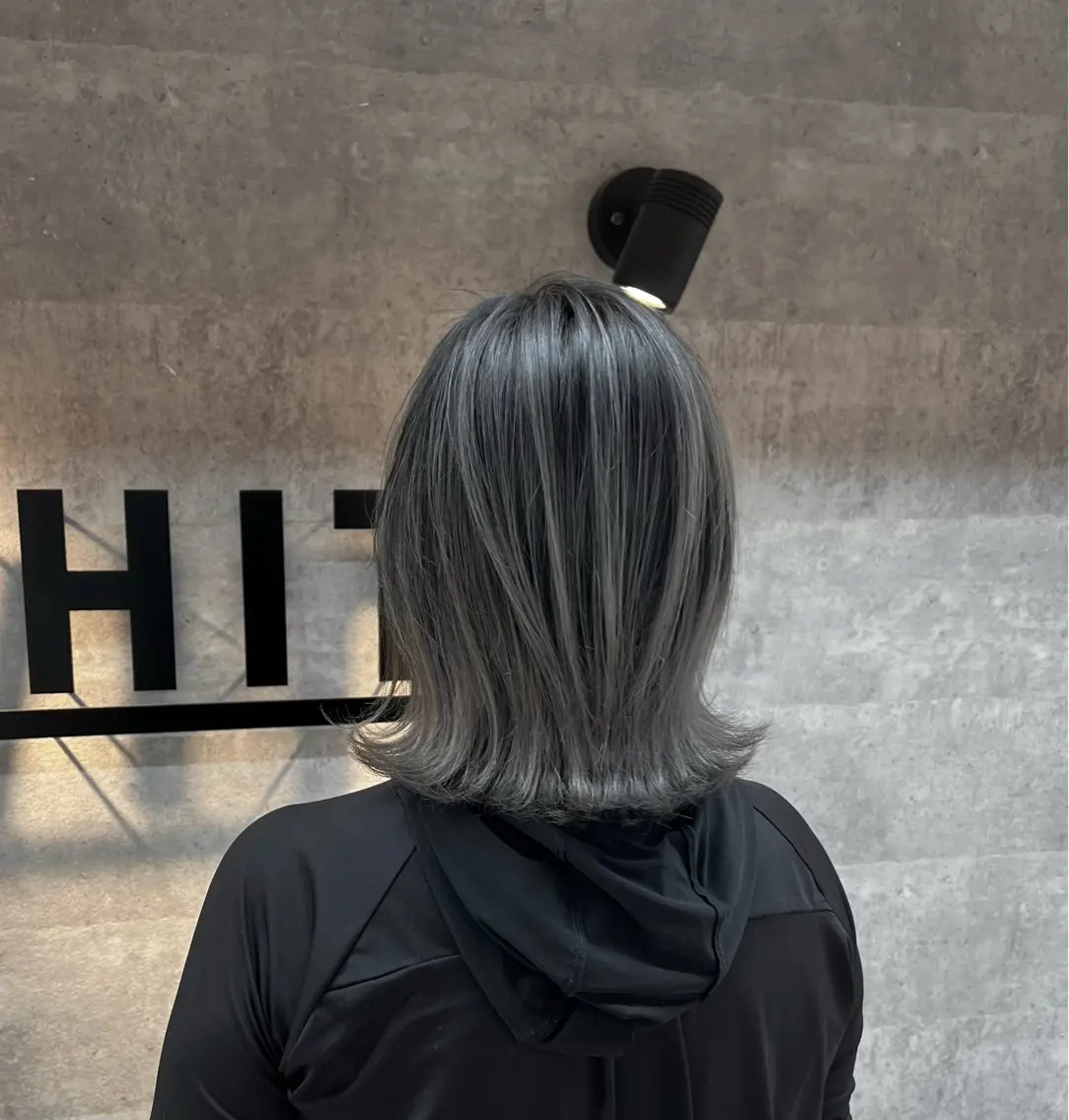 ミディアム カラー カット ヘアカラー トリートメント _WHITE 若狭のヘアスタイル
